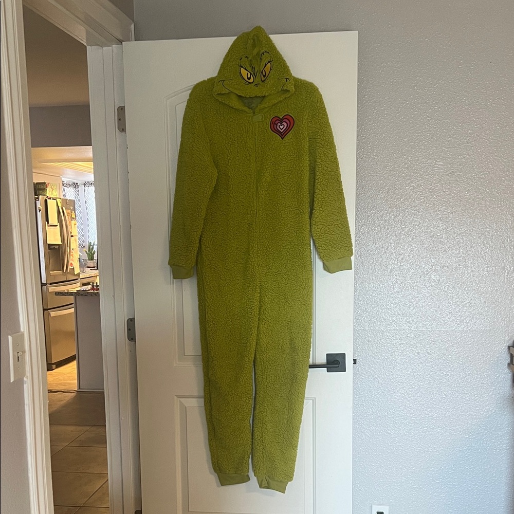 Green Grinch Onesie with Heart Patch women’s XL